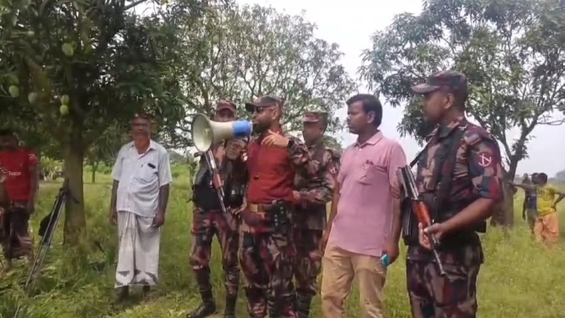 চাঁপাইনবাবগঞ্জ সীমান্তে ২০ জনকে পুশইনের চেষ্টা প্রতিহত,বিজিবির বাধায় ভারতে  ফিরিয়ে নিয়েছে বিএসএফ
